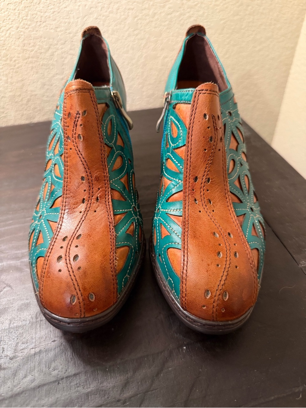 L’ARTISTE Spring Step Teal and Brown Cutout Leather Ankle Boots
